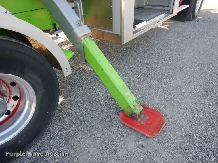 image for item HA9492 1979 Western Star  service truck with crane