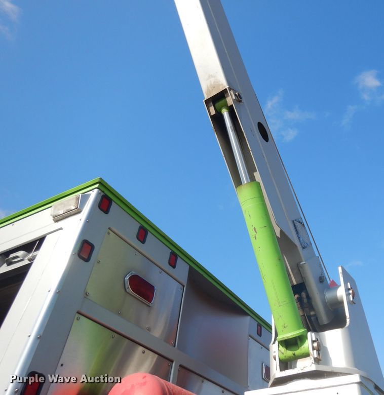 image for item HA9492 1979 Western Star  service truck with crane