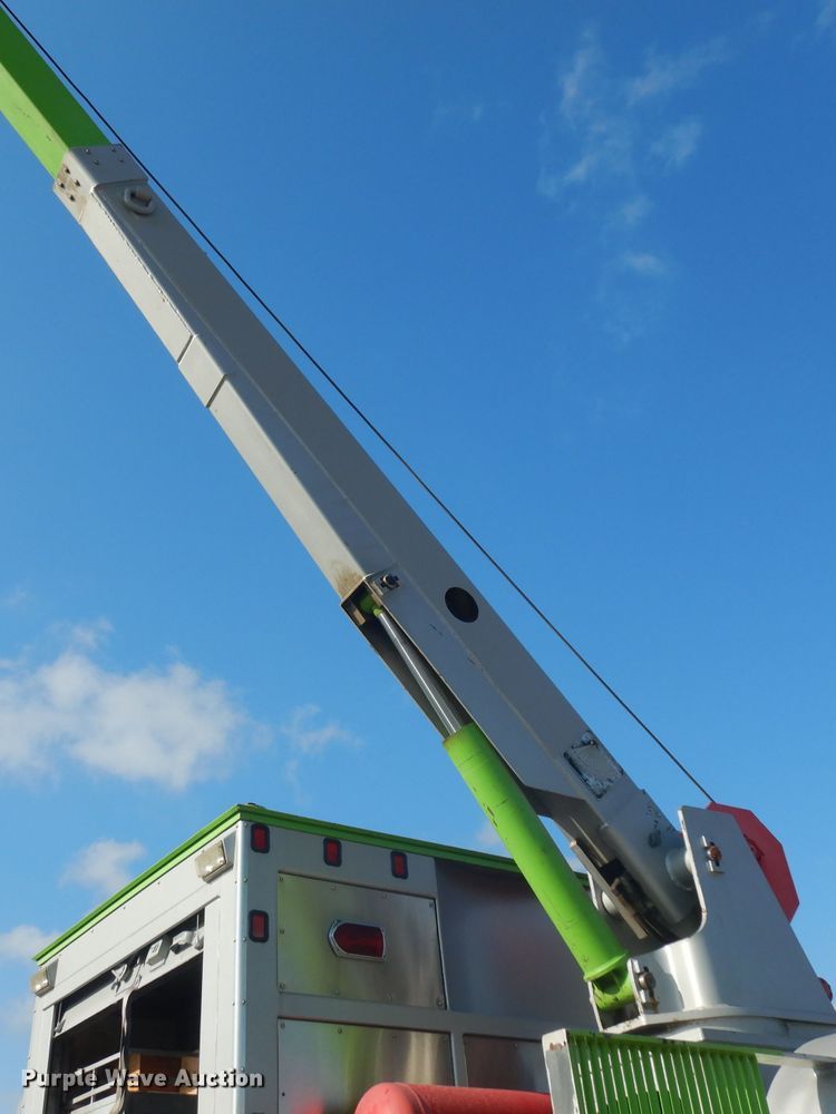 image for item HA9492 1979 Western Star  service truck with crane