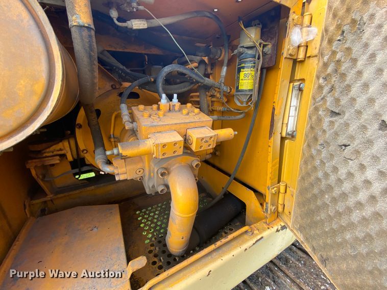 image for item HA9642 1987 John Deere 490  excavator