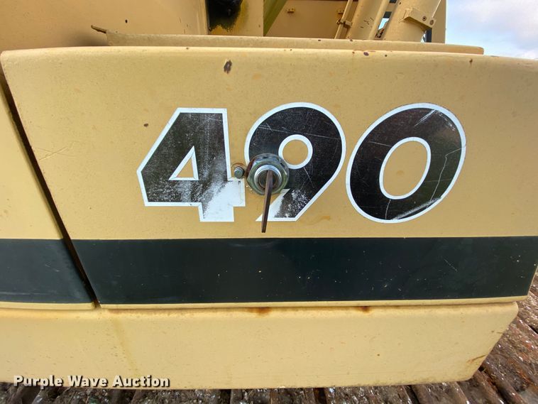 image for item HA9642 1987 John Deere 490  excavator