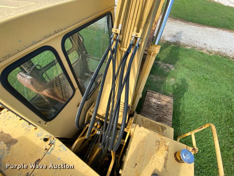 image for item HA9642 1987 John Deere 490  excavator