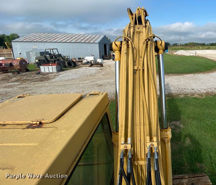 image for item HA9642 1987 John Deere 490  excavator