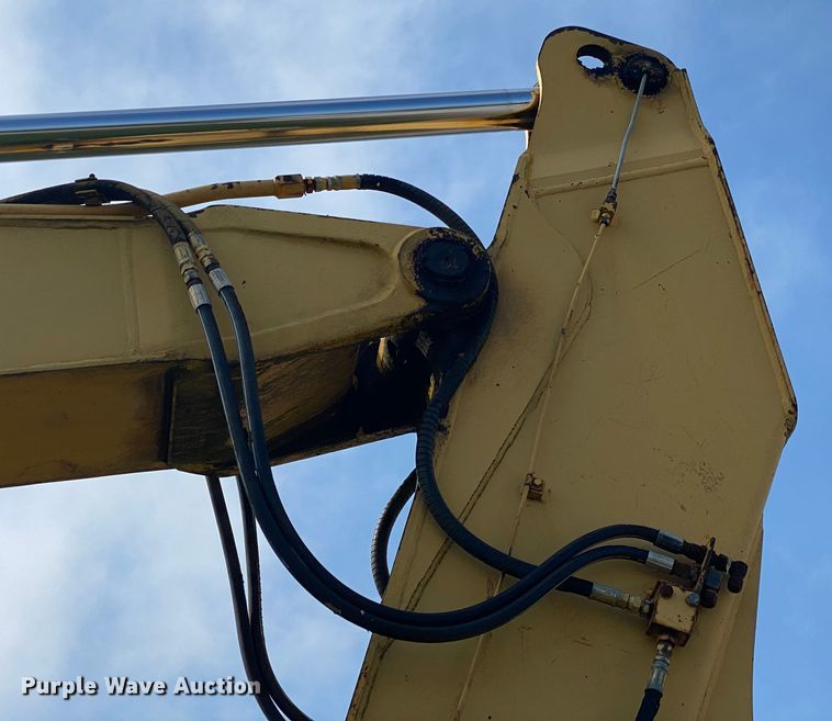 image for item HA9642 1987 John Deere 490  excavator