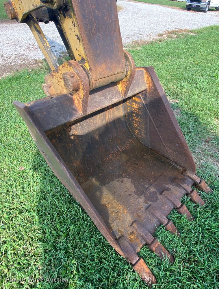 image for item HA9642 1987 John Deere 490  excavator