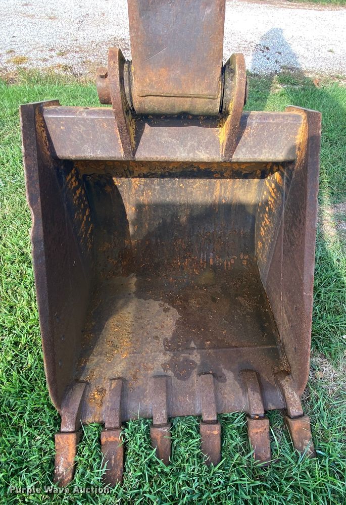 image for item HA9642 1987 John Deere 490  excavator