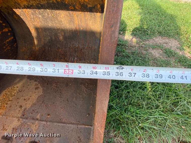 image for item HA9642 1987 John Deere 490  excavator