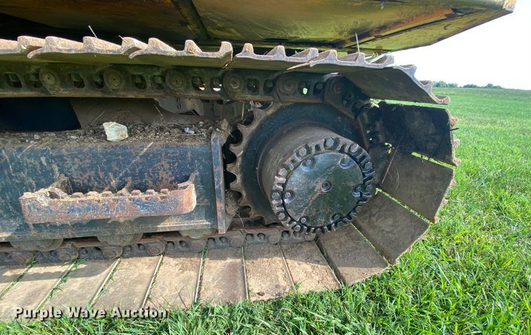 image for item HA9642 1987 John Deere 490  excavator