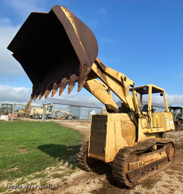 image for item HA9643 1989 John Deere 655B  track loader