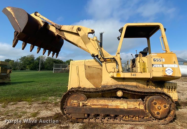 image for item HA9643 1989 John Deere 655B  track loader