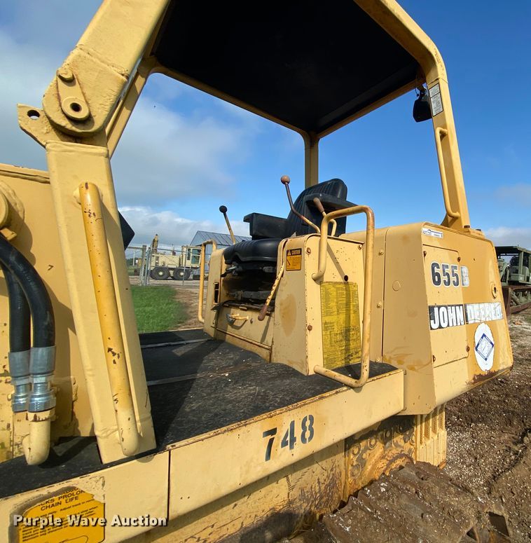 image for item HA9643 1989 John Deere 655B  track loader