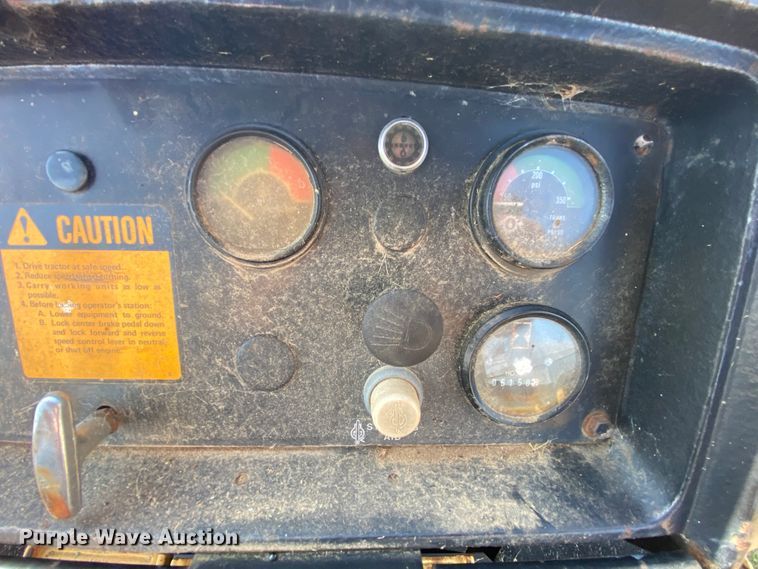 image for item HA9643 1989 John Deere 655B  track loader