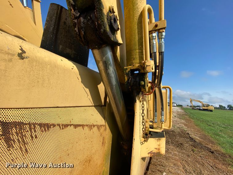 image for item HA9643 1989 John Deere 655B  track loader