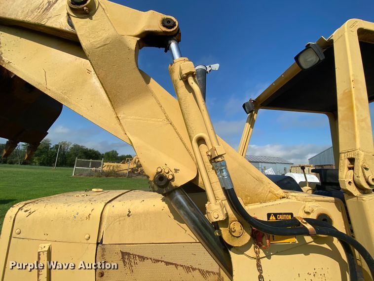 image for item HA9643 1989 John Deere 655B  track loader