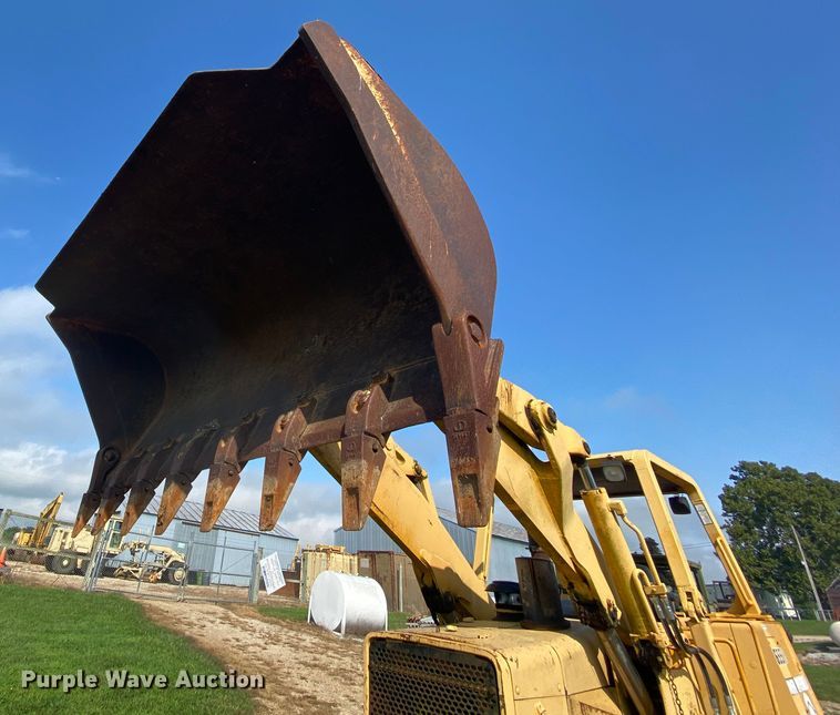 image for item HA9643 1989 John Deere 655B  track loader