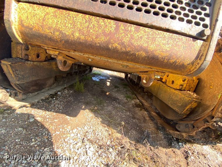 image for item HA9643 1989 John Deere 655B  track loader