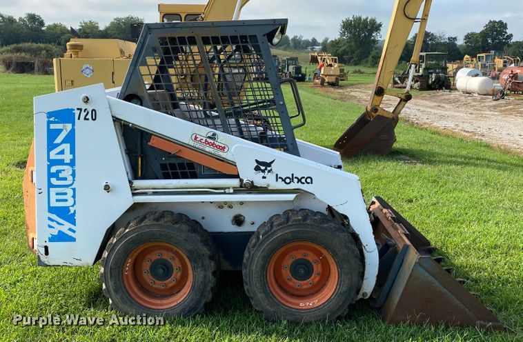 image for item HA9644 1993 Bobcat 743B  skid steer loader