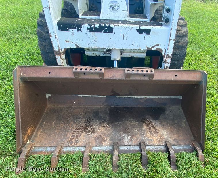 image for item HA9644 1993 Bobcat 743B  skid steer loader
