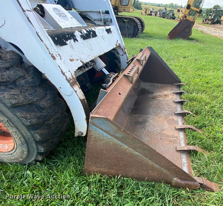 image for item HA9644 1993 Bobcat 743B  skid steer loader