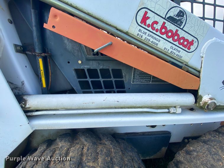 image for item HA9644 1993 Bobcat 743B  skid steer loader