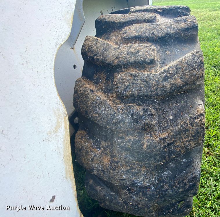 image for item HA9644 1993 Bobcat 743B  skid steer loader