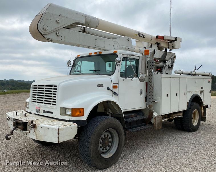 image for item HA9650 2000 International 4800  bucket truck