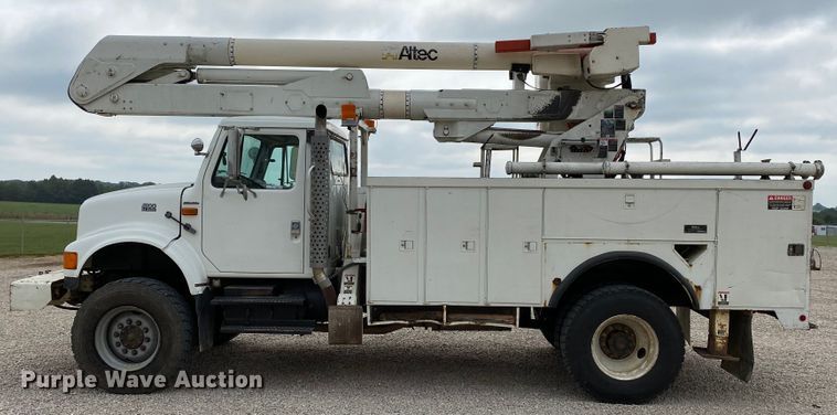 image for item HA9650 2000 International 4800  bucket truck