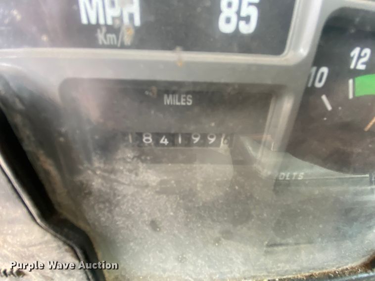 image for item HA9650 2000 International 4800  bucket truck