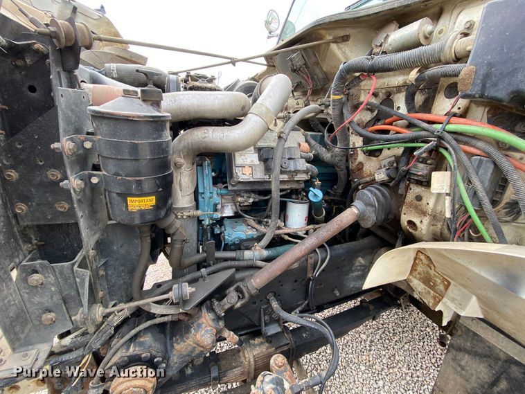 image for item HA9650 2000 International 4800  bucket truck