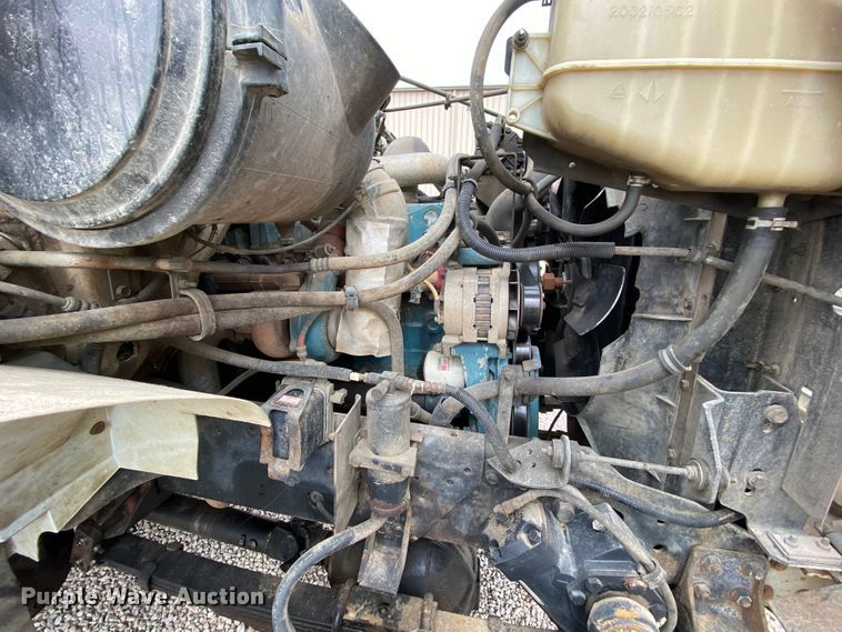 image for item HA9650 2000 International 4800  bucket truck