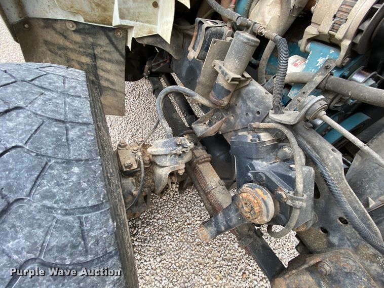 image for item HA9650 2000 International 4800  bucket truck