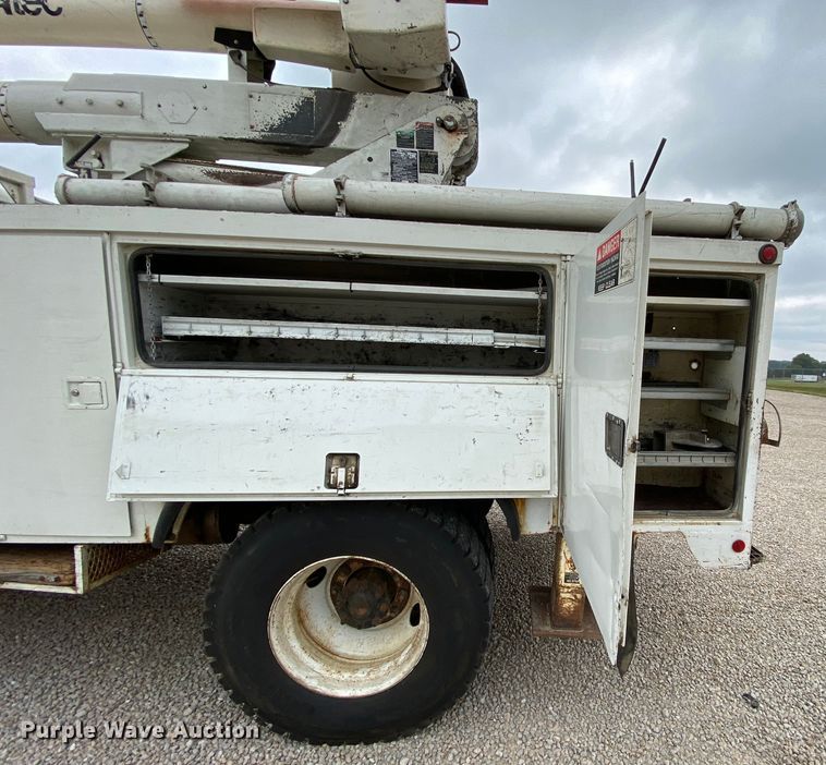 image for item HA9650 2000 International 4800  bucket truck