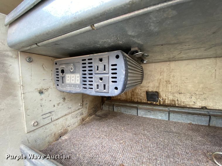 image for item HA9650 2000 International 4800  bucket truck