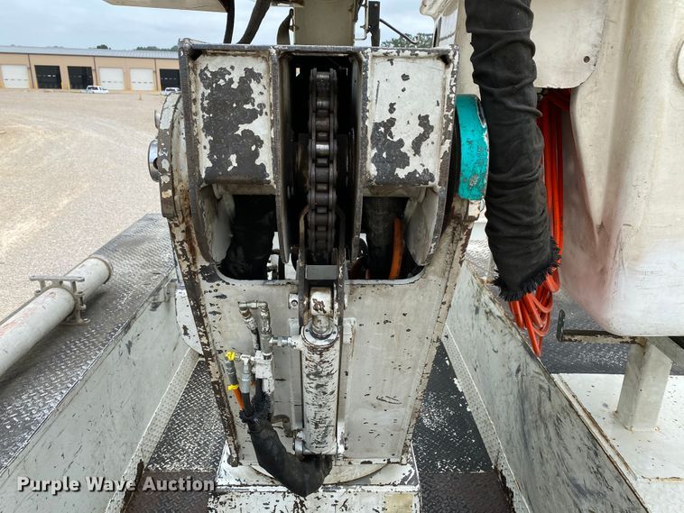 image for item HA9650 2000 International 4800  bucket truck