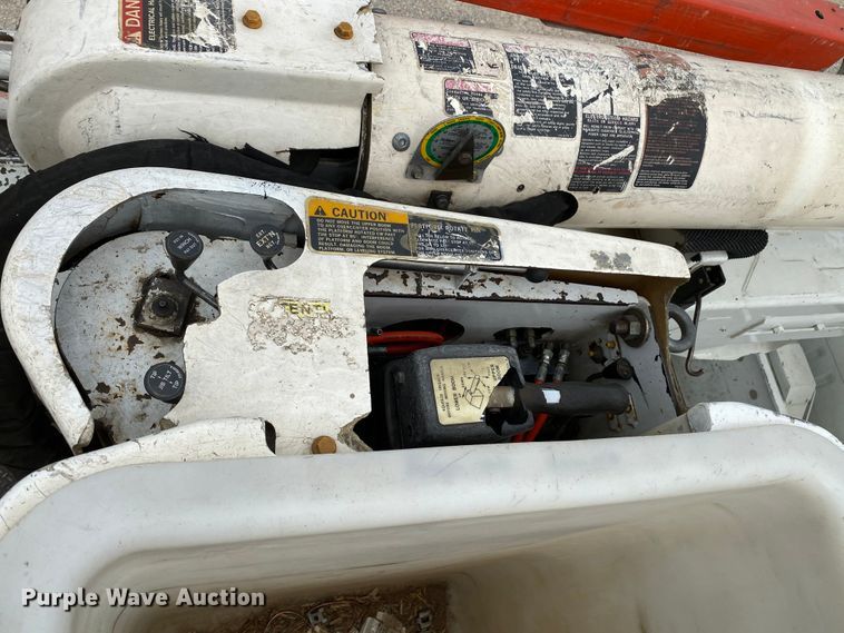 image for item HA9650 2000 International 4800  bucket truck