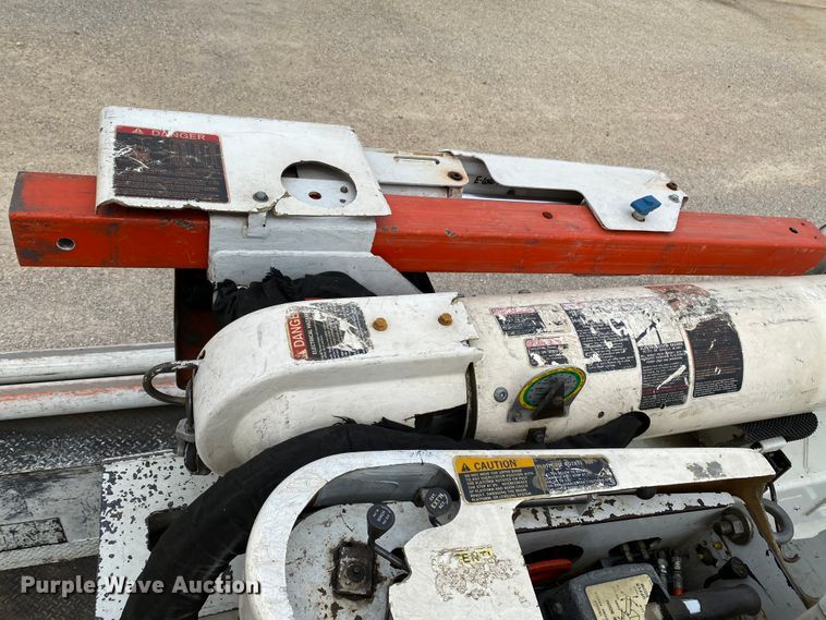 image for item HA9650 2000 International 4800  bucket truck