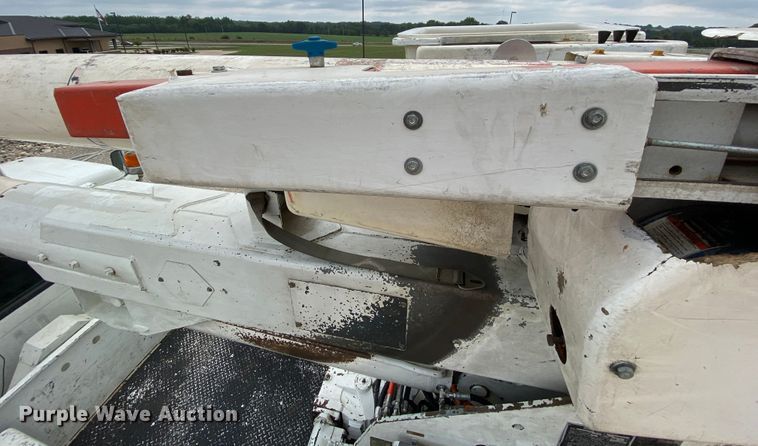 image for item HA9650 2000 International 4800  bucket truck