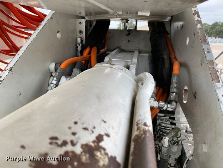 image for item HA9650 2000 International 4800  bucket truck