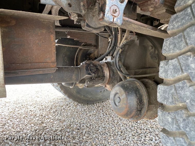 image for item HA9650 2000 International 4800  bucket truck