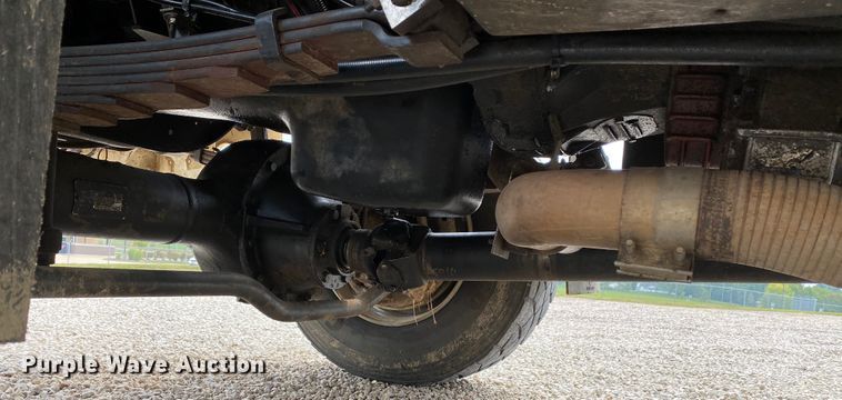 image for item HA9650 2000 International 4800  bucket truck