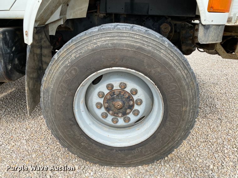 image for item HA9650 2000 International 4800  bucket truck