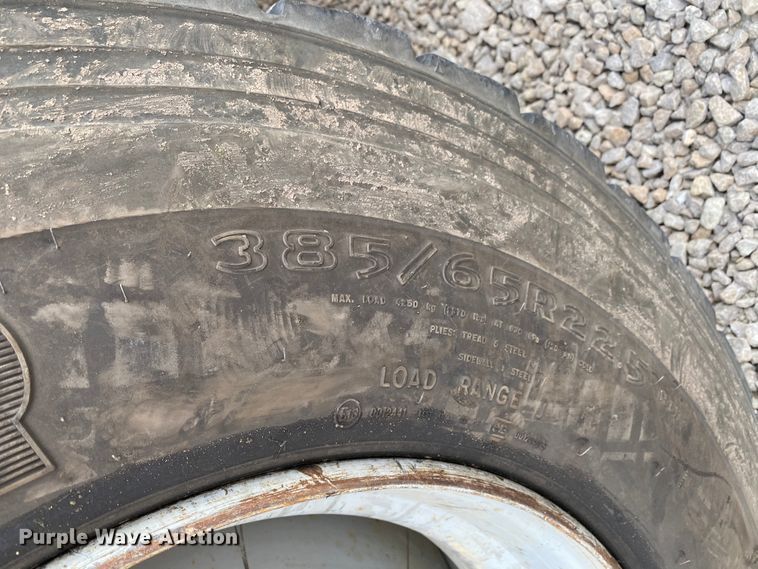 image for item HA9650 2000 International 4800  bucket truck