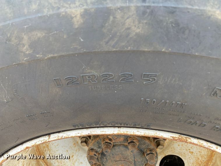 image for item HA9650 2000 International 4800  bucket truck