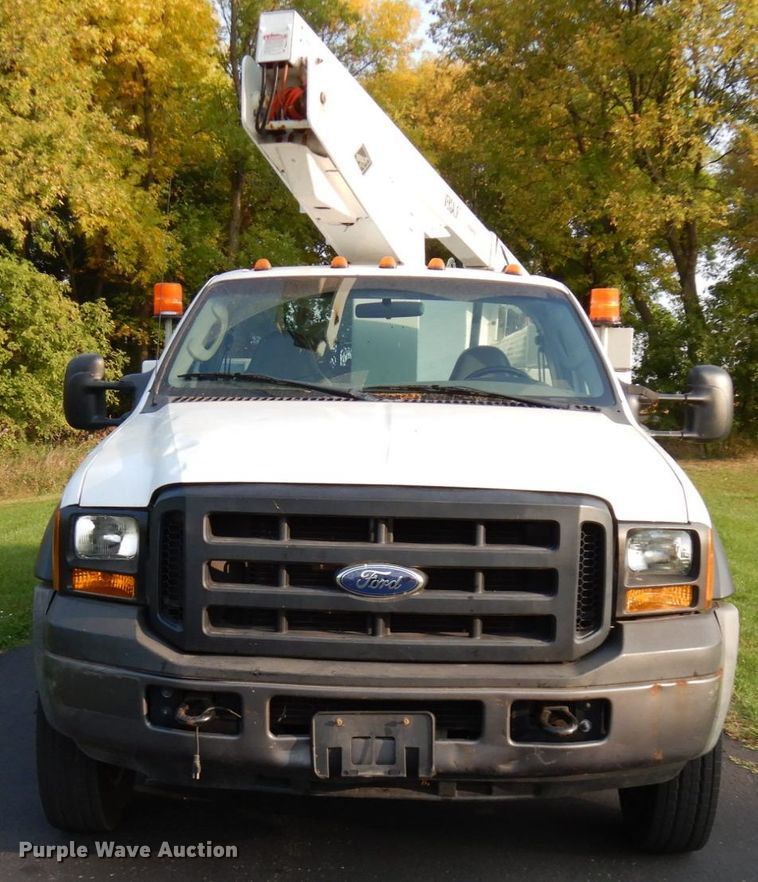 image for item HD9001 2007 Ford F450 Super Duty  bucket truck
