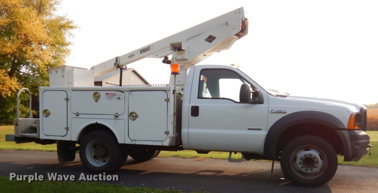 image for item HD9001 2007 Ford F450 Super Duty  bucket truck