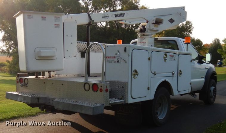 image for item HD9001 2007 Ford F450 Super Duty  bucket truck