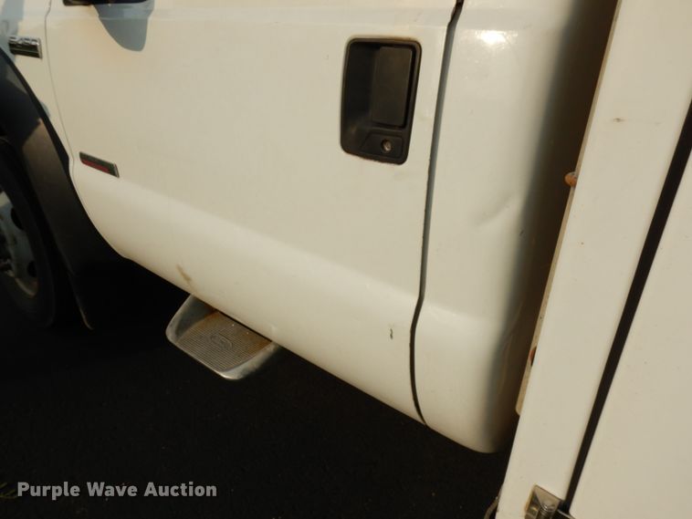 image for item HD9001 2007 Ford F450 Super Duty  bucket truck