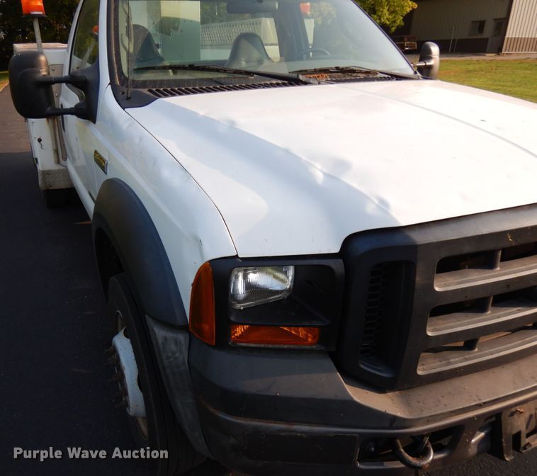 image for item HD9001 2007 Ford F450 Super Duty  bucket truck
