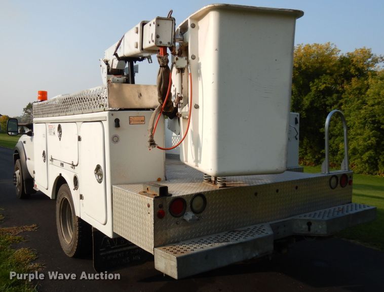 image for item HD9001 2007 Ford F450 Super Duty  bucket truck