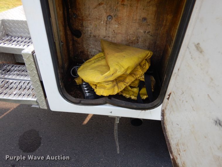 image for item HD9001 2007 Ford F450 Super Duty  bucket truck